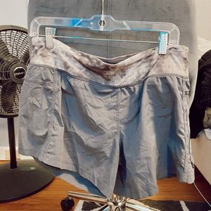 LULULEMON SPEED UP SHORTS SIZE 8